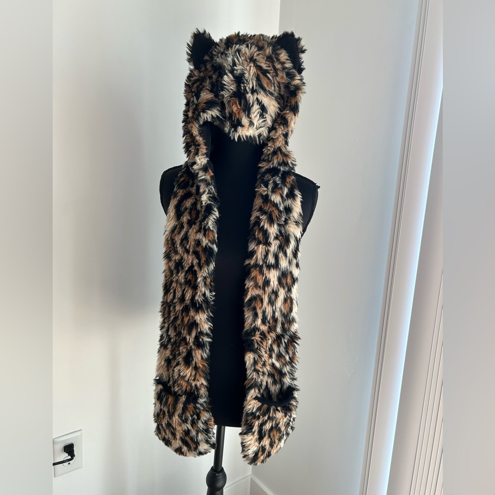 Leopard Print Faux Fur Hooded Scarf